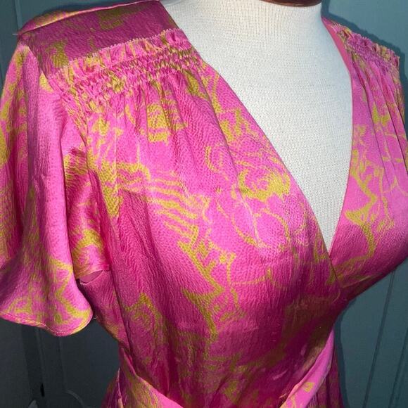 Tanya Taylor Paris Hammered Silk Dress Size 10 Wrap Flutter Sleeve Pink Ruffle - Picture 4 of 11